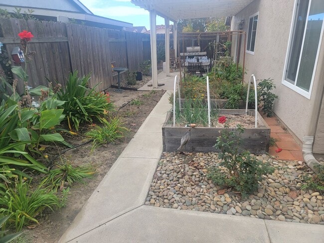 Building Photo - Large 3 bed 2 Bath house in Chula Vista