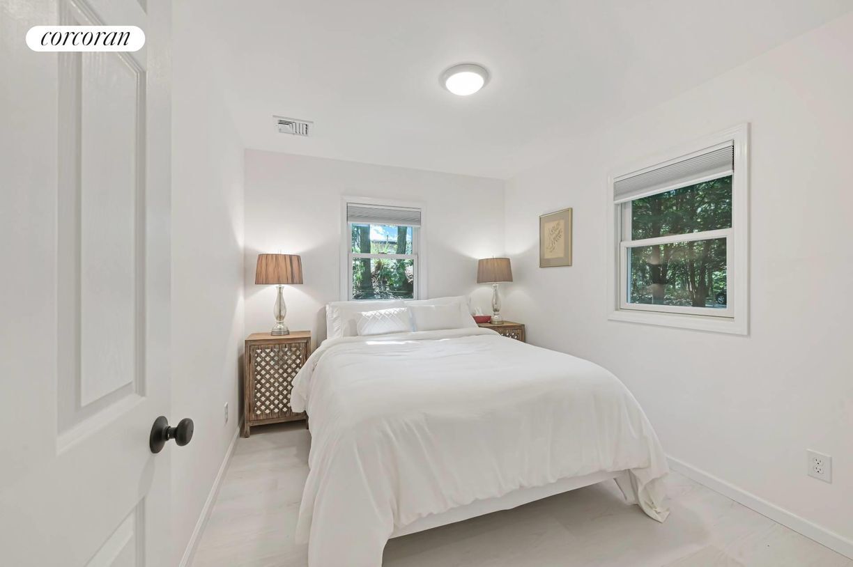 Building Photo - 22 Laurel Ln