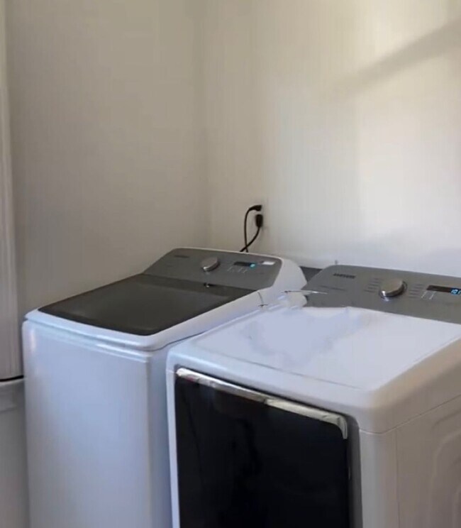 Building Photo - 924 Arlington Wood St