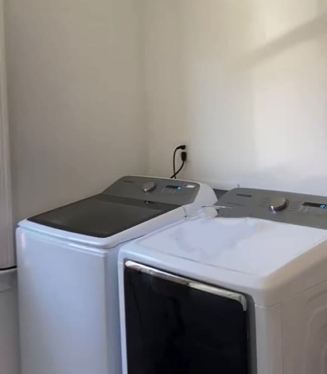 Building Photo - Gorgeous 4 Bedroom, 2.5 Bath House with Office + Loft in Arlington Meadows, Fuquay Varina, April 7!