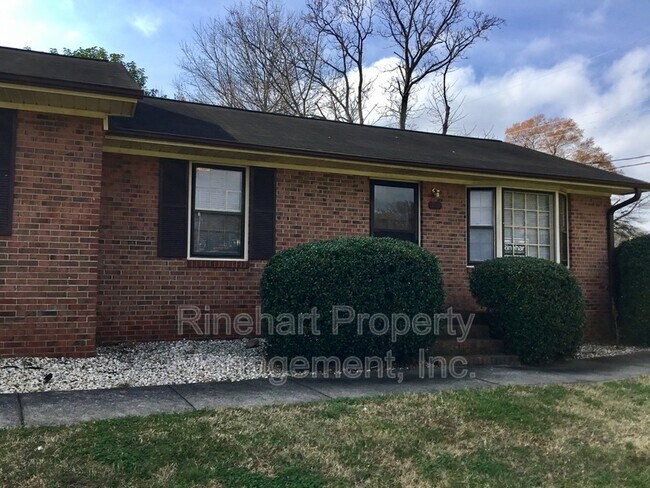 Primary Photo - 444 Kimbrell St