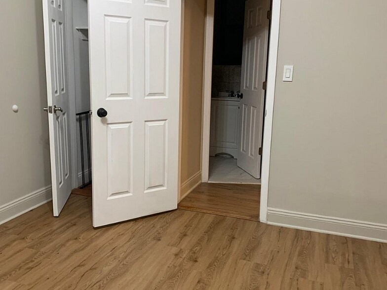 Building Photo - 8814 Bay Pkwy