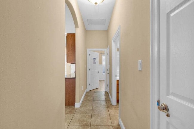 Building Photo - "Charming 3-Bed Oasis with Pool in Niceville!"