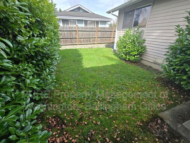 Building Photo - 3366 Cherrywood Ave