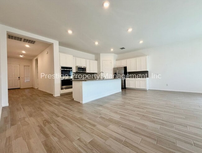Building Photo - 10848 W Yates Ln