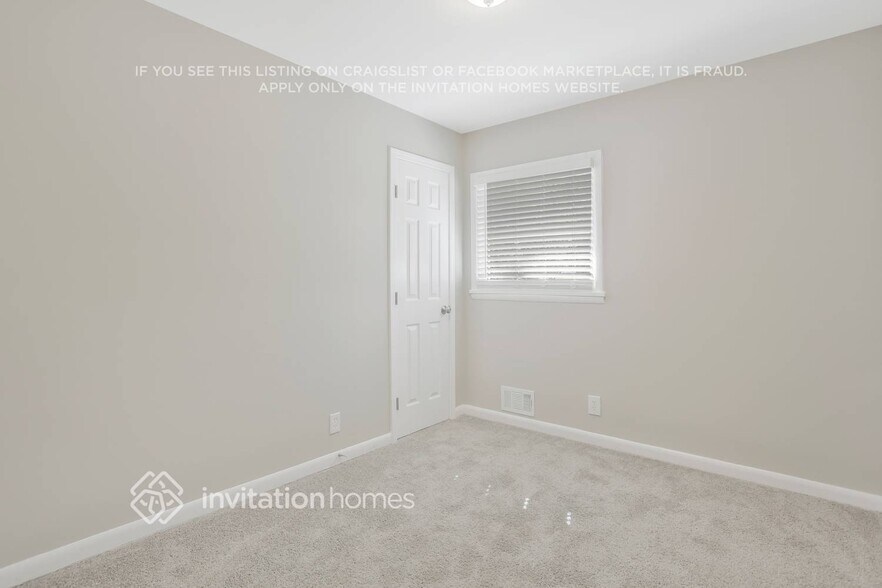 Building Photo - 544 Oakside Dr SW