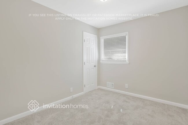 Building Photo - 544 Oakside Dr SW