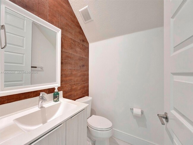 Building Photo - 10500 NW 78th Terrace