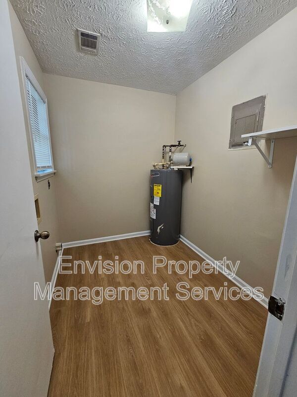 Building Photo - 111 Jay Ln