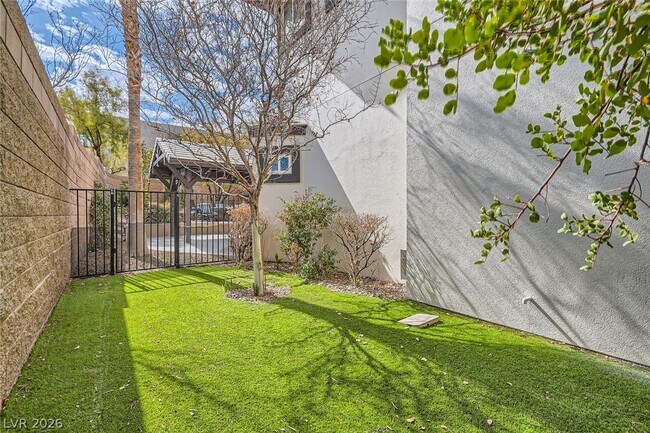 Building Photo - 5367 Secluded Brook Cir