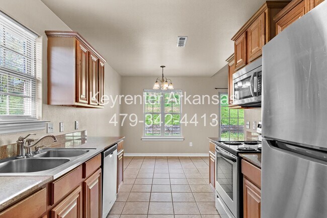 Building Photo - This home is the perfect choice for you in Elkins!