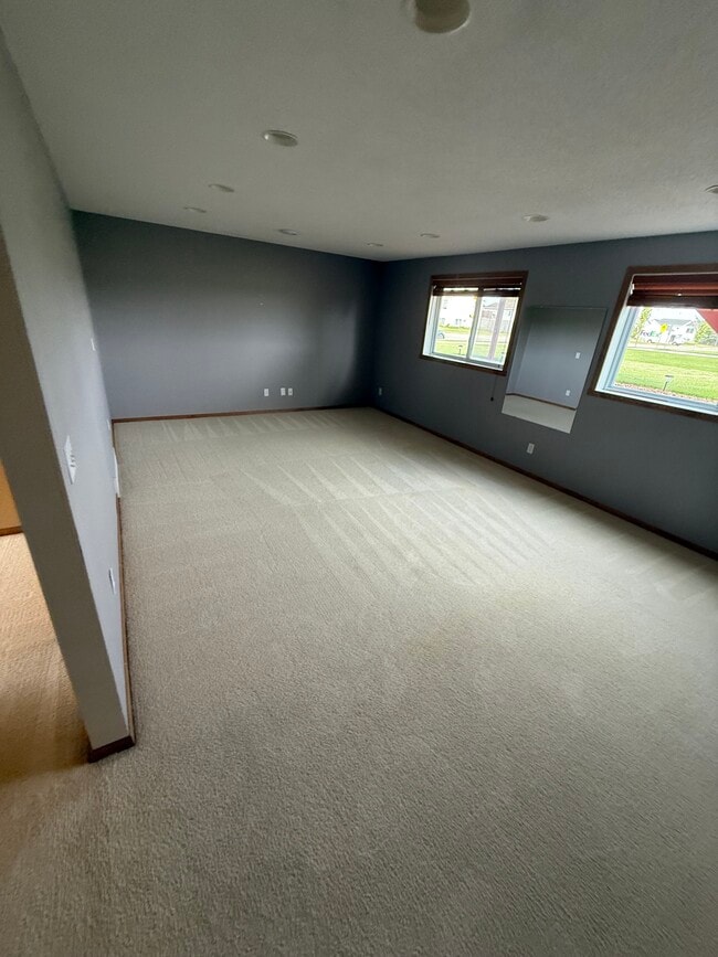 Building Photo - 6020 Bennett Ct S