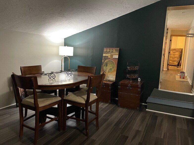 Dining - 1954 E 123rd St