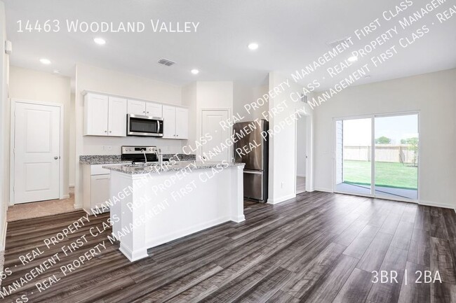 Building Photo - 14463 Woodland Vly