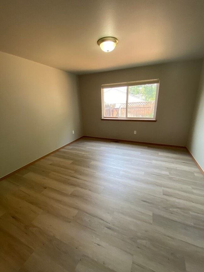 Building Photo - Plum110 (CWP)