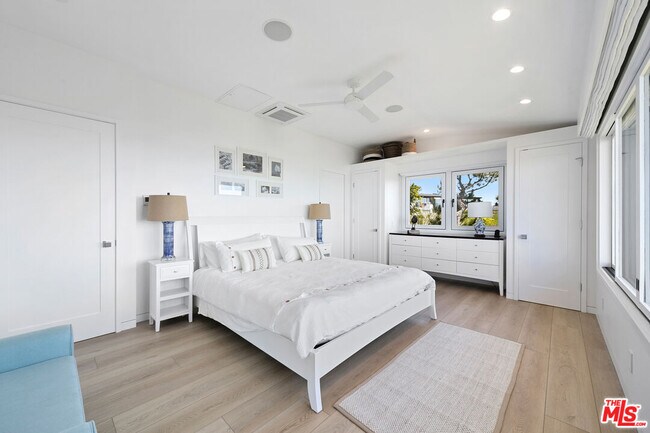 Building Photo - 6817 Seawatch Ln