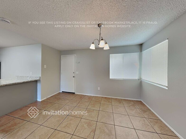 Building Photo - 5552 W Carol Ave