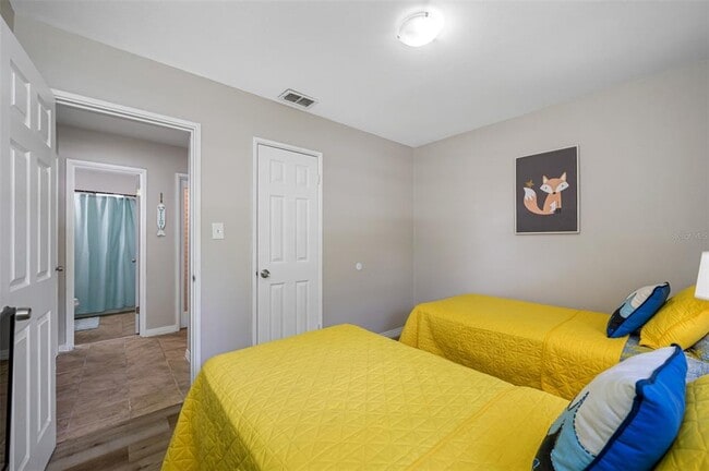 Building Photo - 4704 W Wyoming Ave