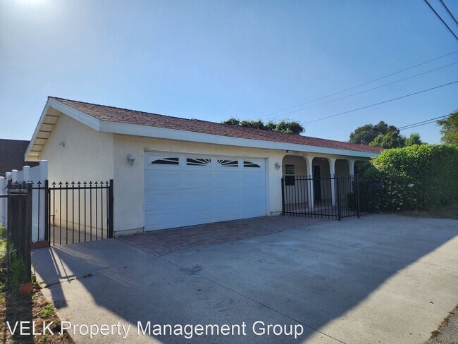 Building Photo - 3 br, 2.5 bath House - 2585 N Windsor Ave