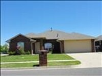 Building Photo - 4 Bedroom 2 Bath home close to the OU campus