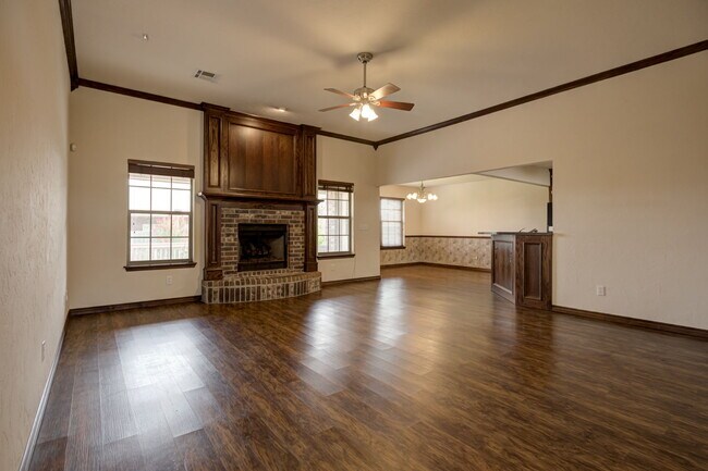 Building Photo - 509 Finch St