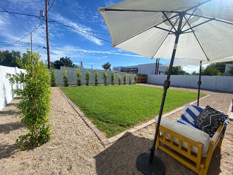 Building Photo - 3536 E Amelia Ave