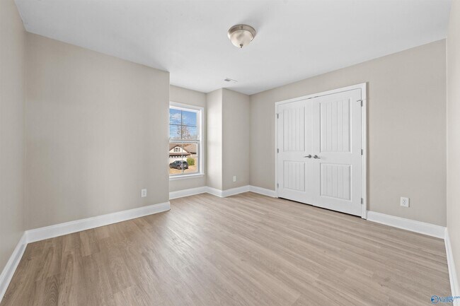 Building Photo - 161 Fields Pond Dr