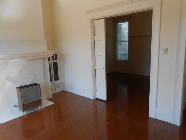 Building Photo - 1087 Valencia St