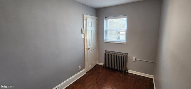 Building Photo - 714 S Percy St