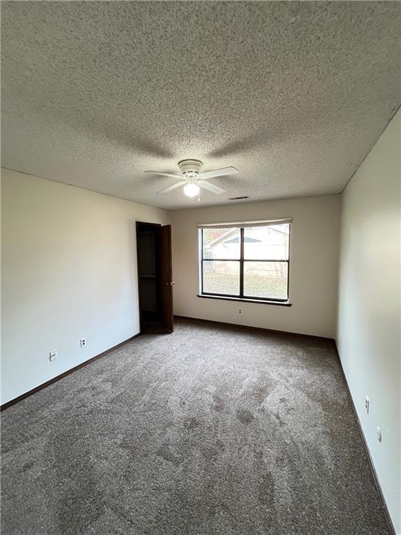 Building Photo - 2133 Loren Cir