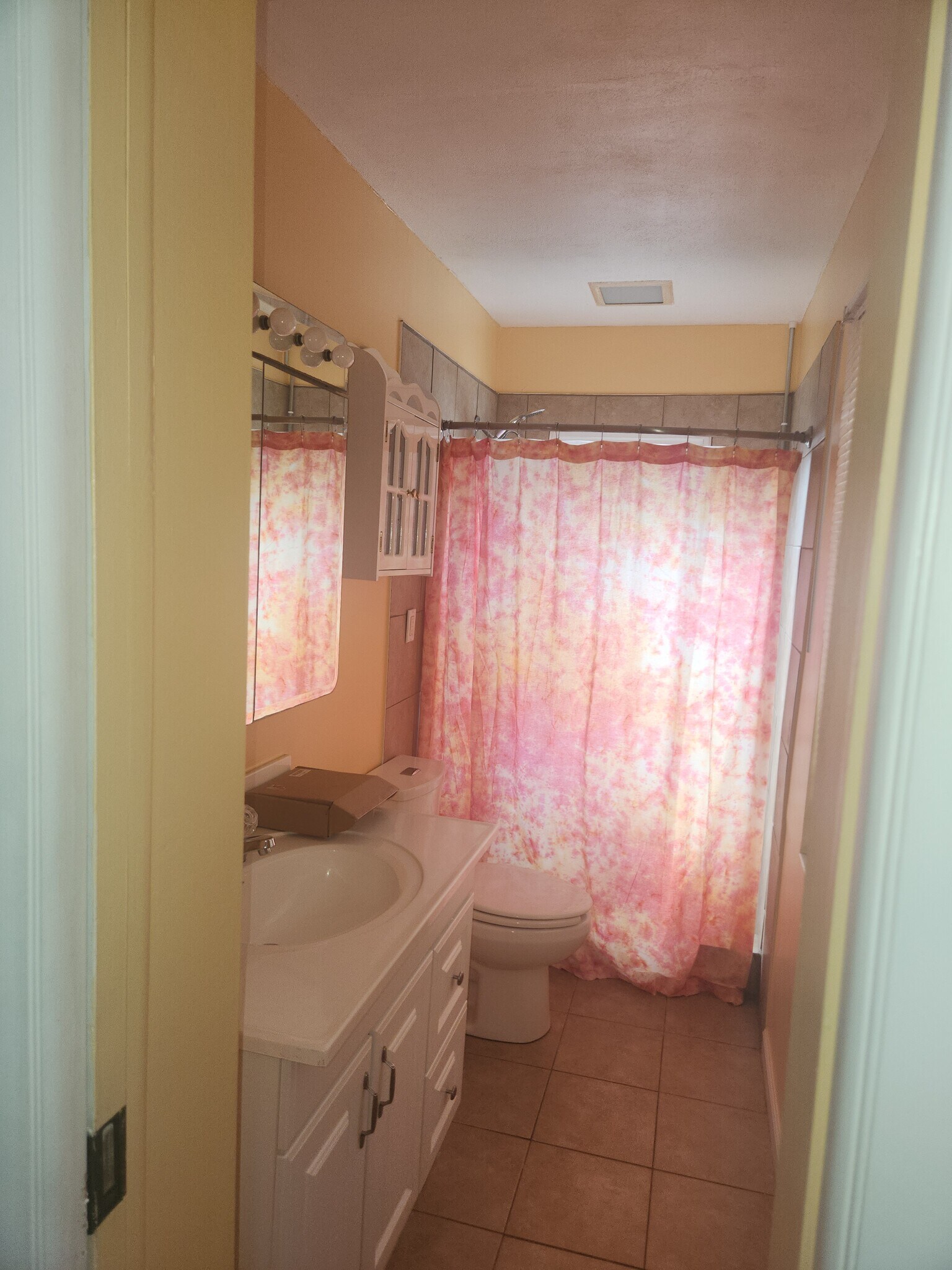 Building Photo - 13406 Boca Ciega Ave