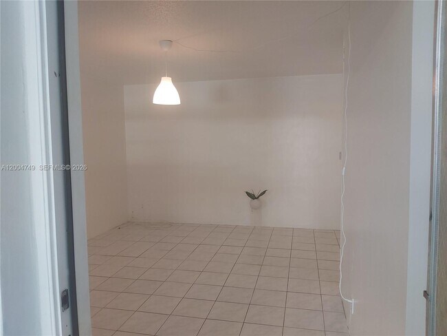 Building Photo - 1300 N 17th Ave