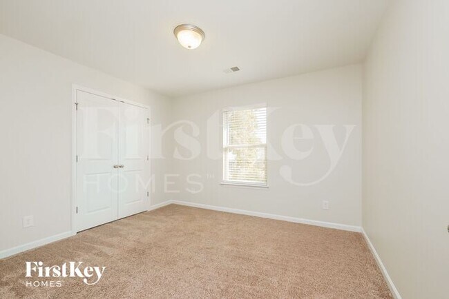 Building Photo - 719 Hot Springs Trail