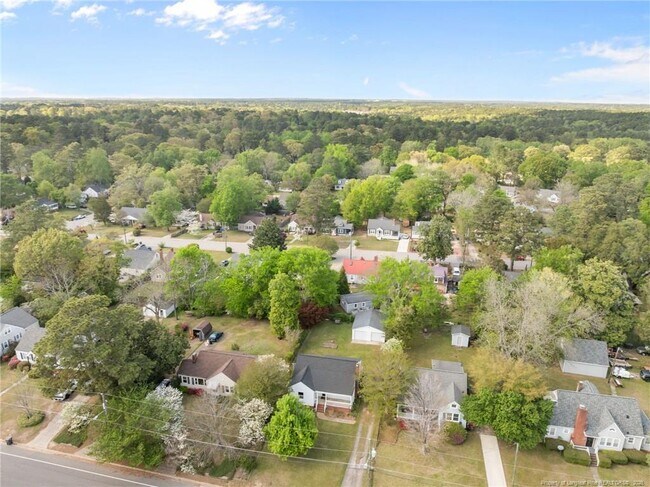 Building Photo - 813 McPherson Ave