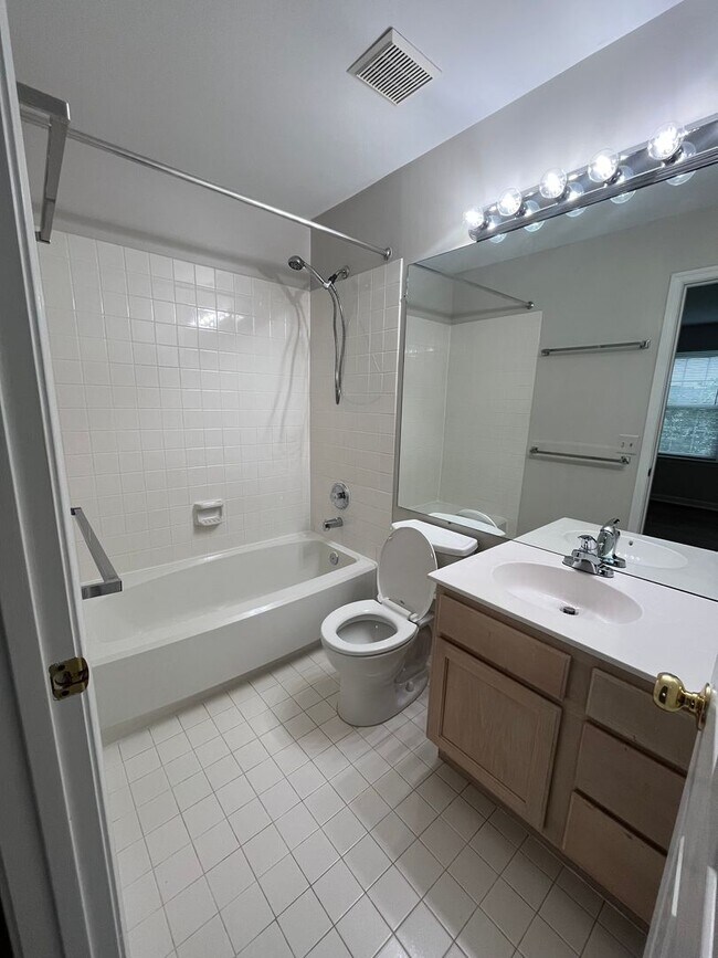 Building Photo - 5106 Observation Way