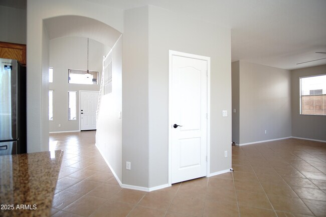 Building Photo - 9343 W Quail Ave