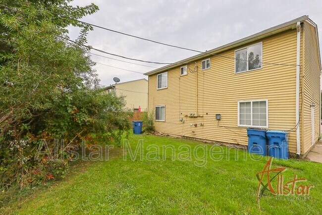 Building Photo - 1323 Massachusetts Ave