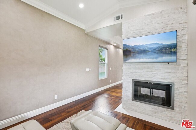 Building Photo - 27048 Triumph Ave