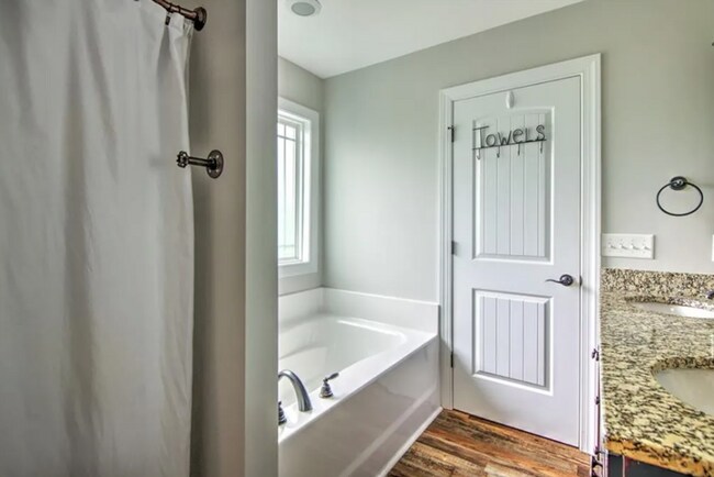 Building Photo - 232 Streams Way