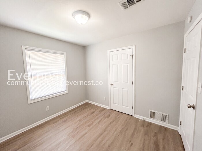 Building Photo - 5267 Joan of Arc Pl