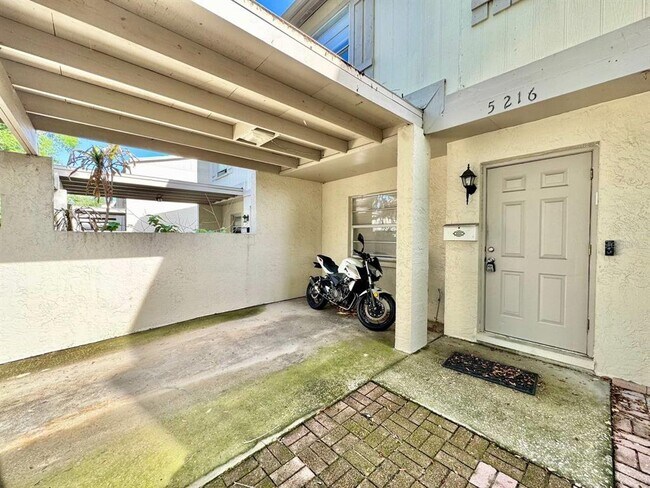 Building Photo - 5216 Tennis Ct Cir