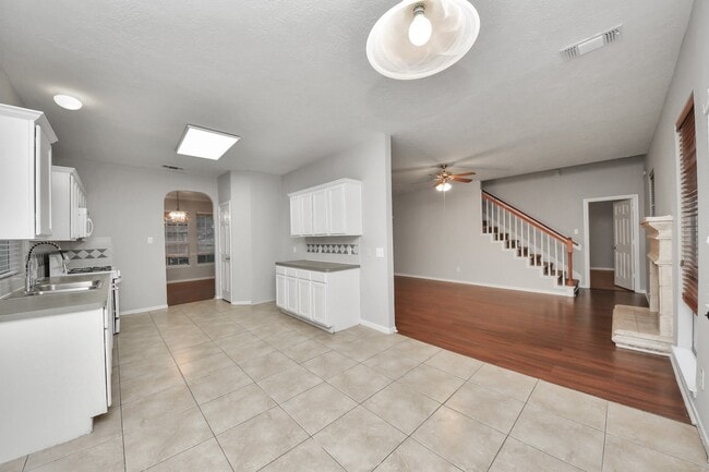 Building Photo - 1502 Brook Grove Dr