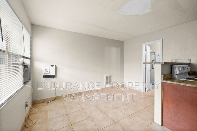 Building Photo - 145 W 28th St