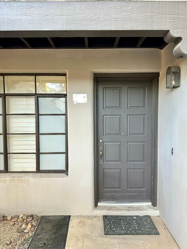 Building Photo - 1449 E Highland Ave