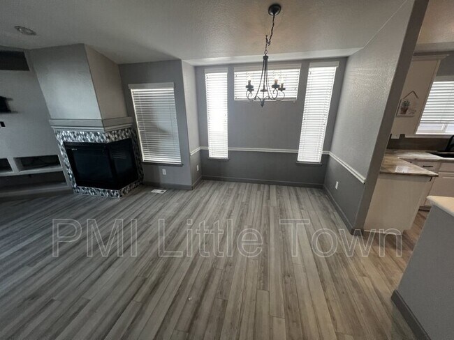 Building Photo - 10647 W Bellwood Pl