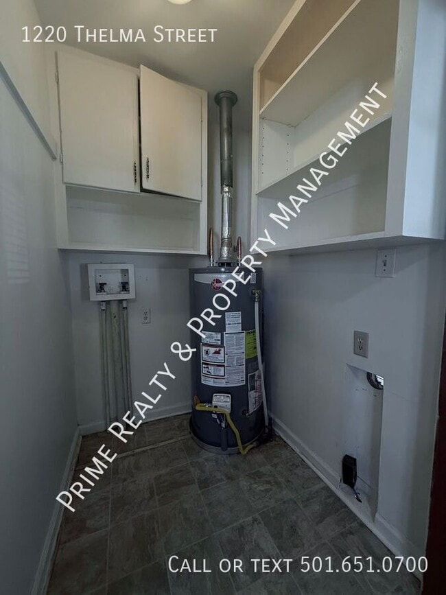 Building Photo - 1220 Thelma St