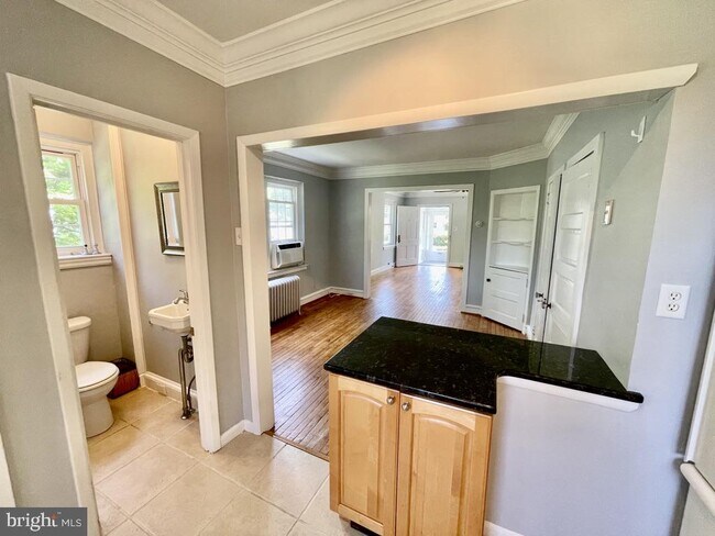 Building Photo - 217 West Ave