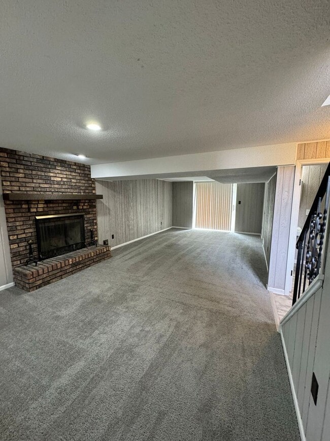 Building Photo - Coming Soon: Spacious 3-Bed/2-Bath Home in Independence!