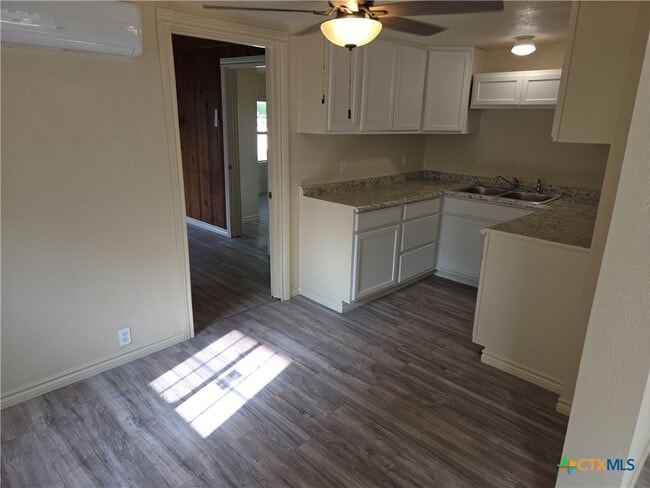 Building Photo - 602 E Whitson St