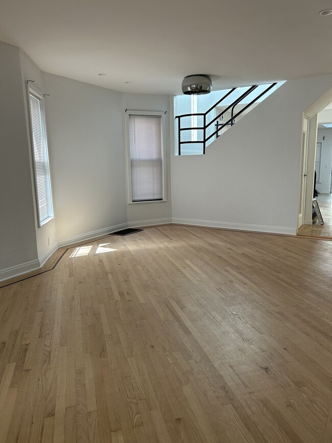 Building Photo - 4230 N Albany Ave